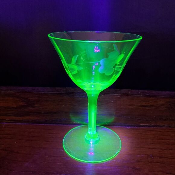 Green Uranium Glass Tiffin Weston Etched Berry Depression Glasses - Picture 2 of 10